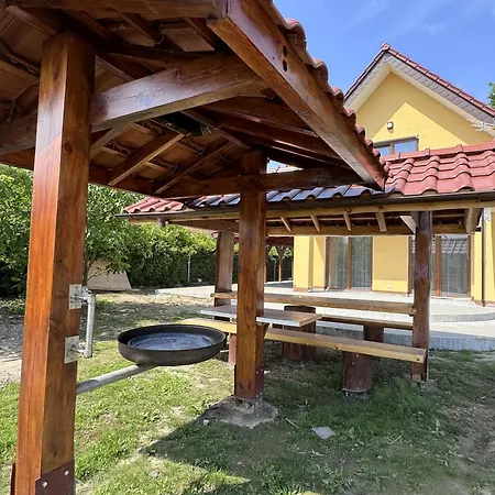 Feriehus Barka 2 Wodnica (Pomerania)
